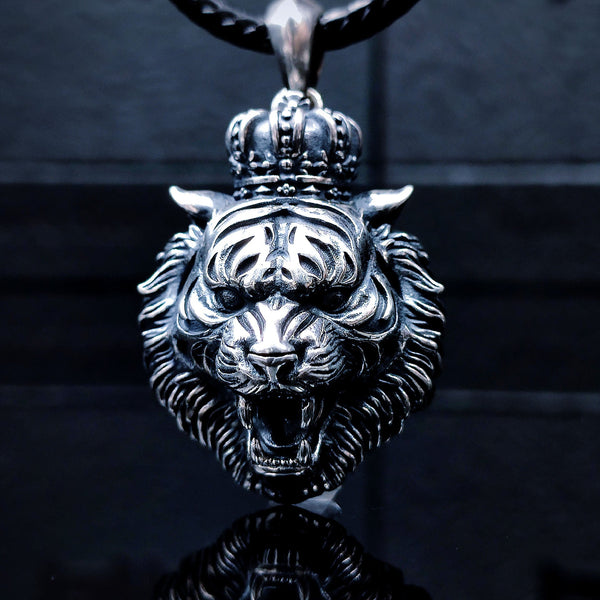 [1074] Hand Crafted Sterling Silver Crown Tiger Pendant - Taffu Craft Studio
